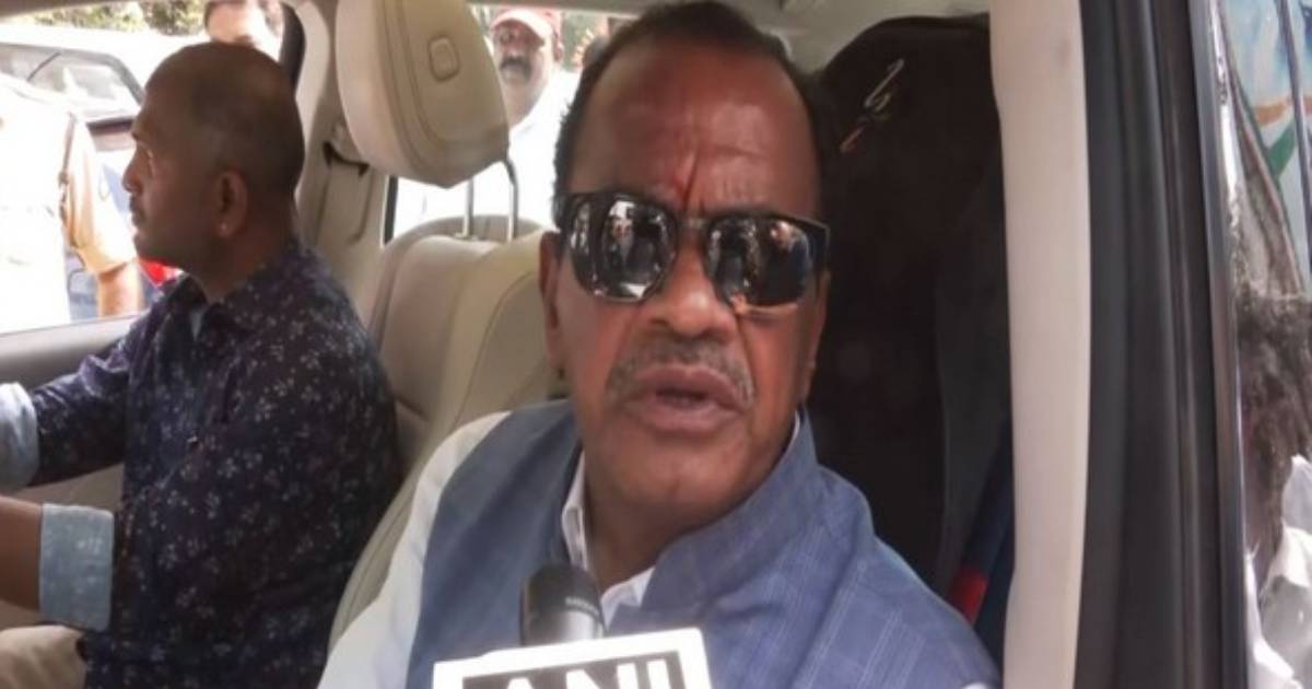 Telangana Minister Komatireddy Venkat Reddy condemns 'stone pelting at Rahul Gandhi's vehicle'